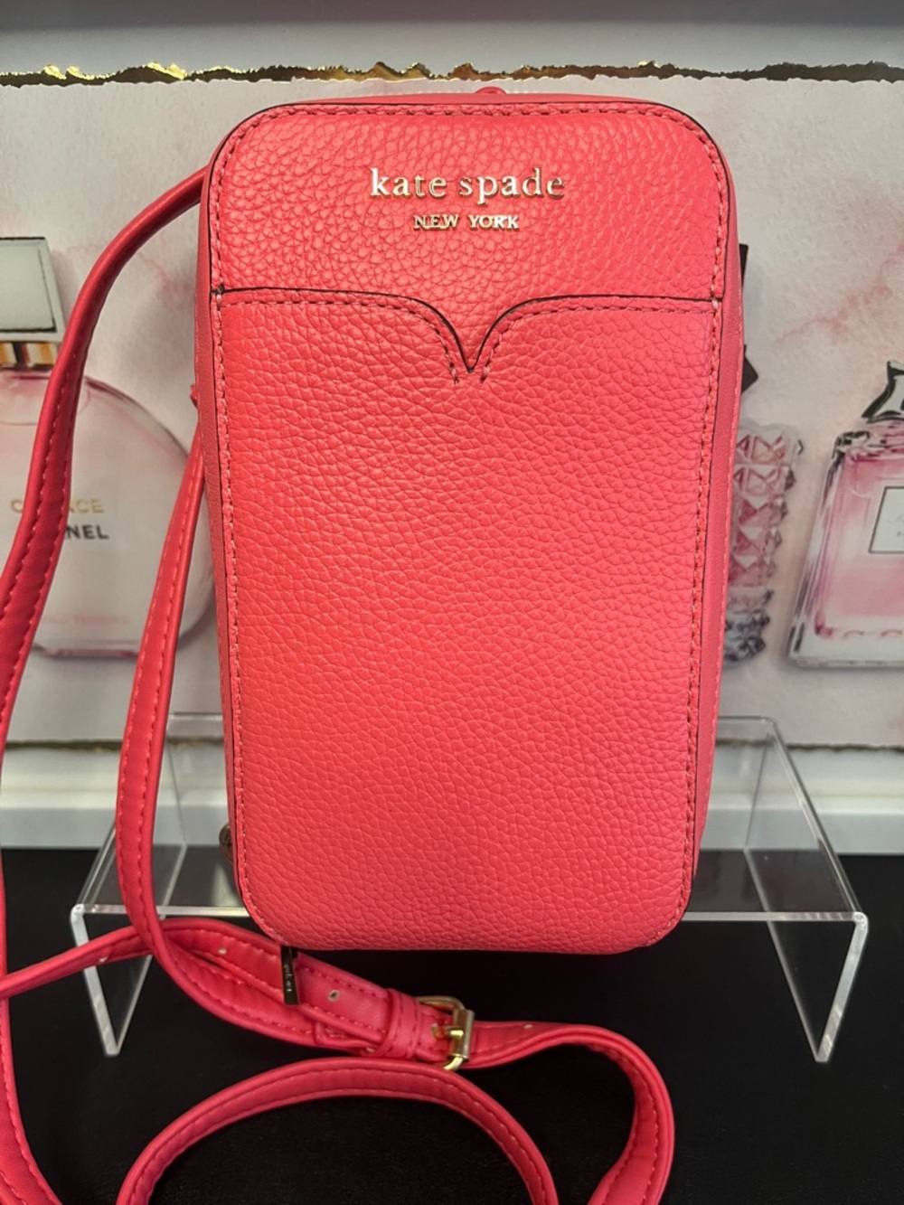 KATE SPADE ♠️ Pebbled Leather Crossbody Phone Bag in Coral Pink EUC